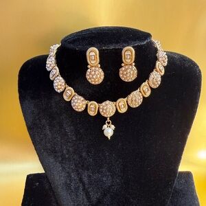 Elegant Gold and Pearl Jewelry Set